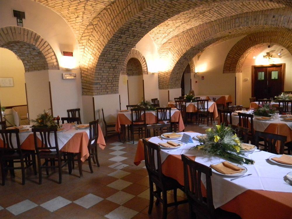 Domus Carmelitana Hotel Roma Ngoại thất bức ảnh