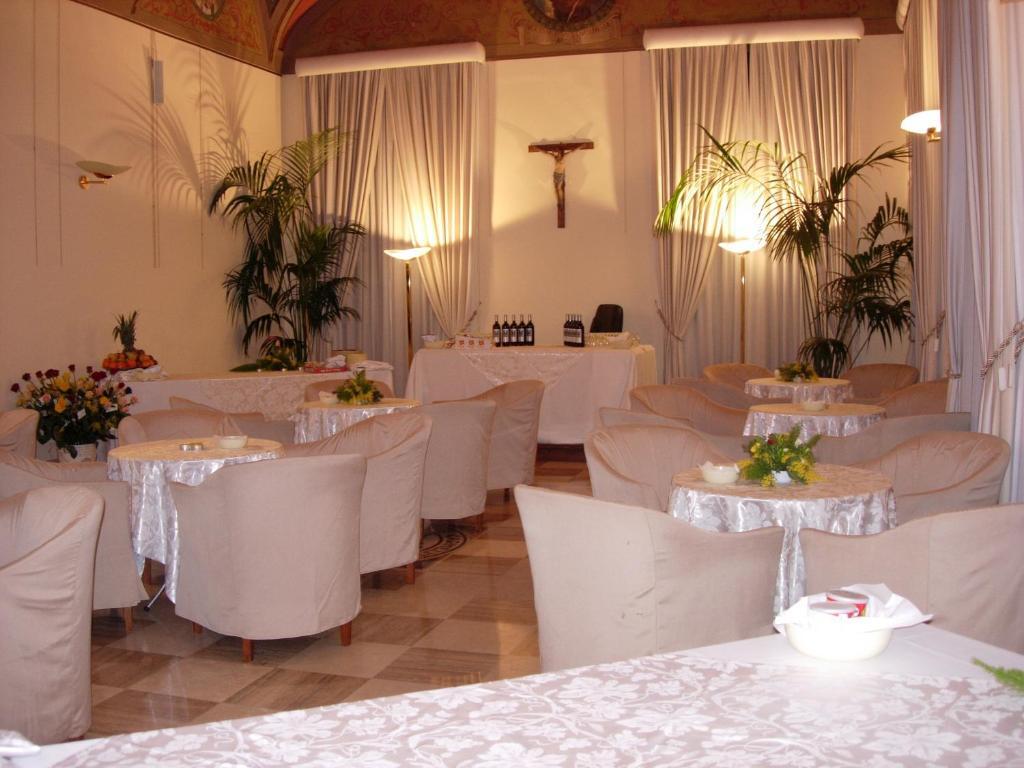 Domus Carmelitana Hotel Roma Ngoại thất bức ảnh
