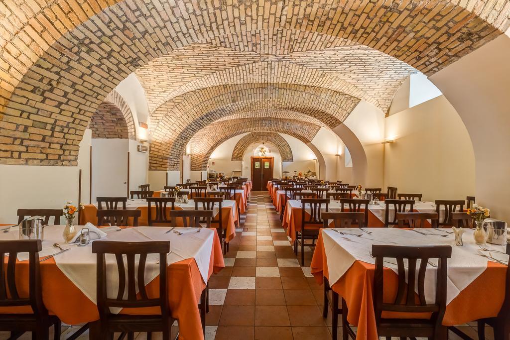 Domus Carmelitana Hotel Roma Ngoại thất bức ảnh
