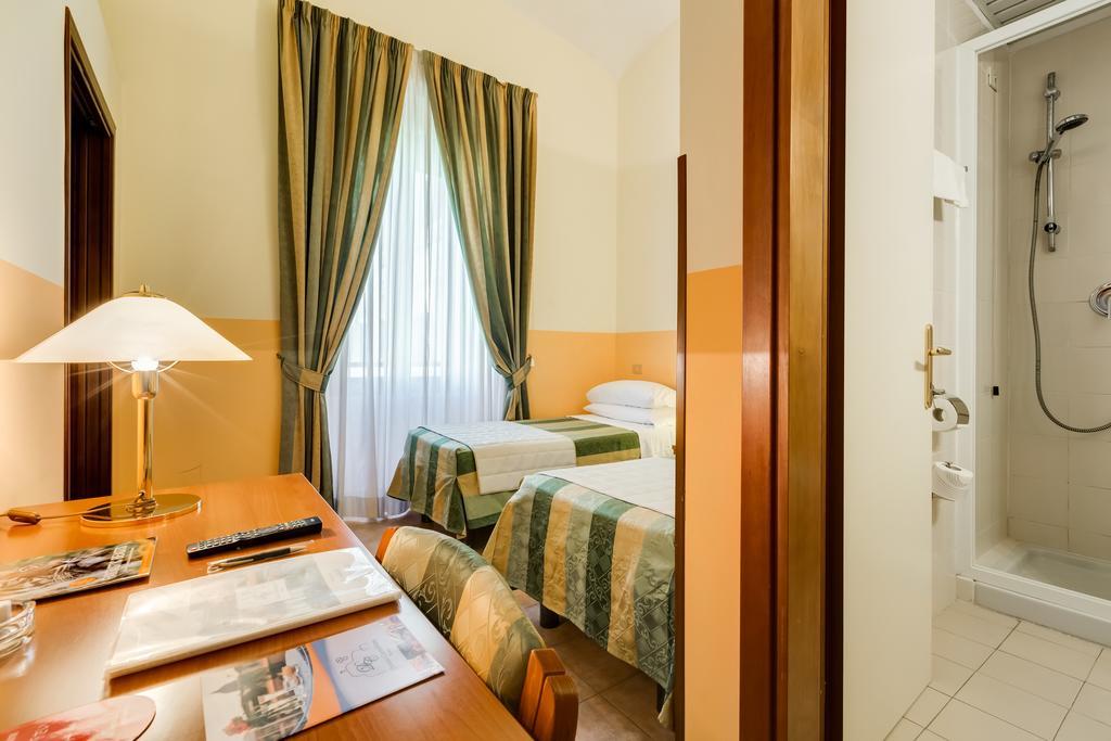 Domus Carmelitana Hotel Roma Ngoại thất bức ảnh
