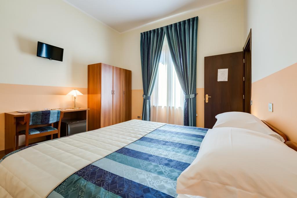 Domus Carmelitana Hotel Roma Ngoại thất bức ảnh