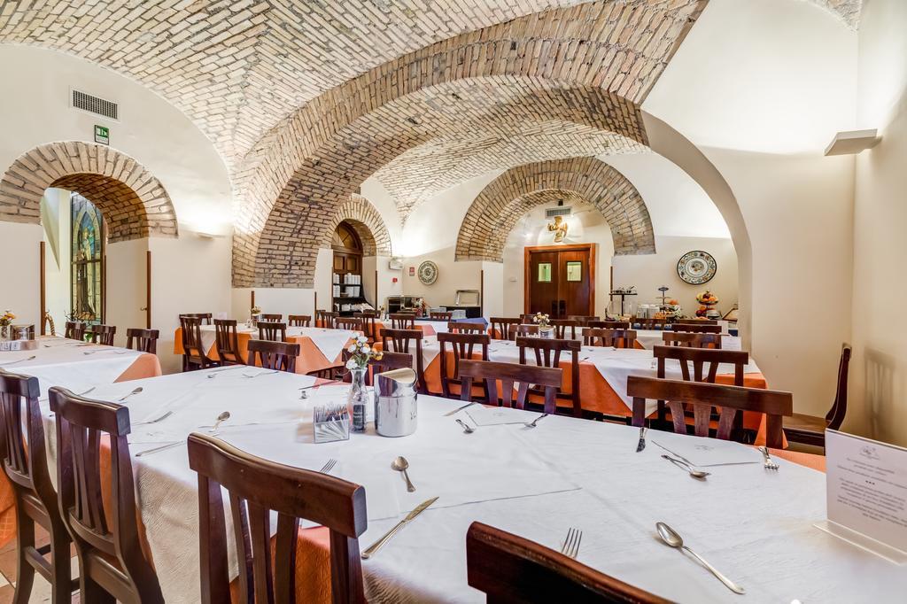 Domus Carmelitana Hotel Roma Ngoại thất bức ảnh