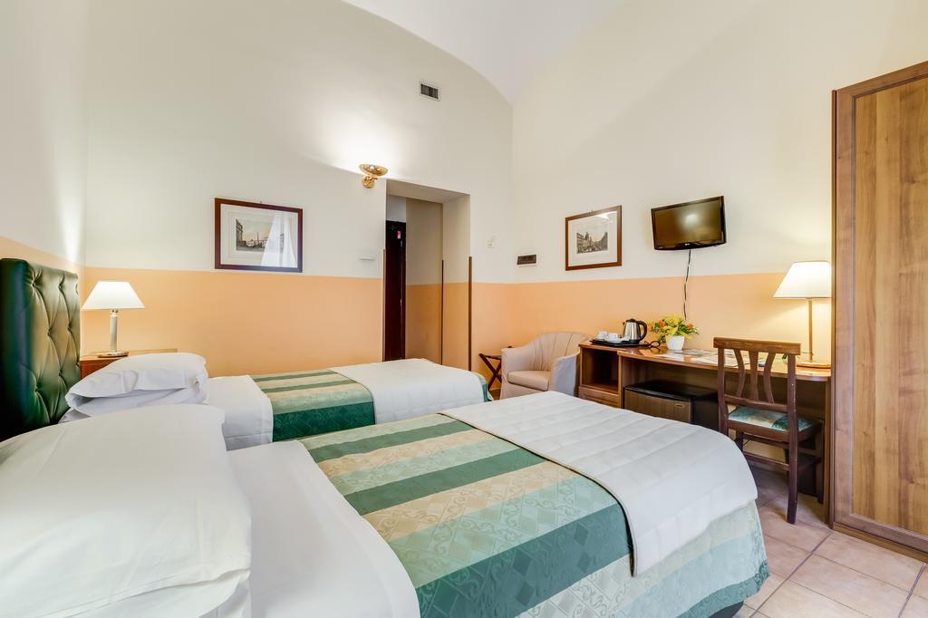 Domus Carmelitana Hotel Roma Ngoại thất bức ảnh