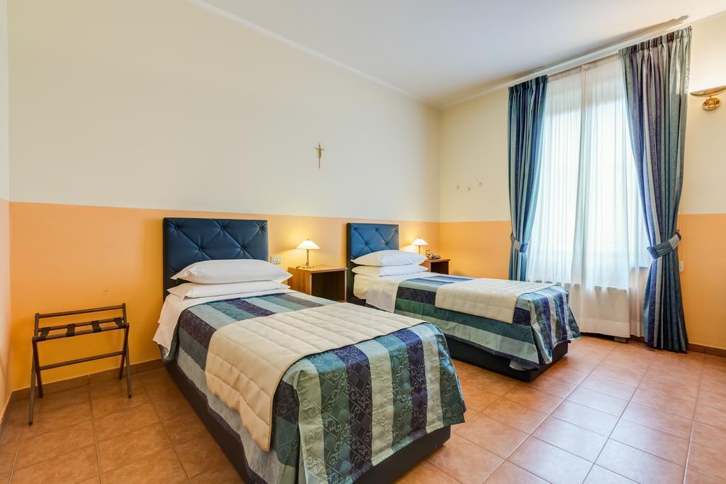 Domus Carmelitana Hotel Roma Ngoại thất bức ảnh