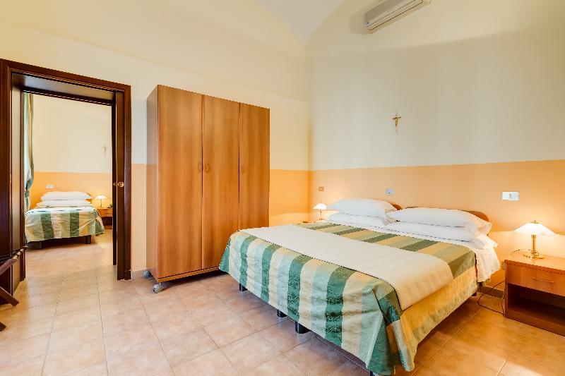 Domus Carmelitana Hotel Roma Ngoại thất bức ảnh