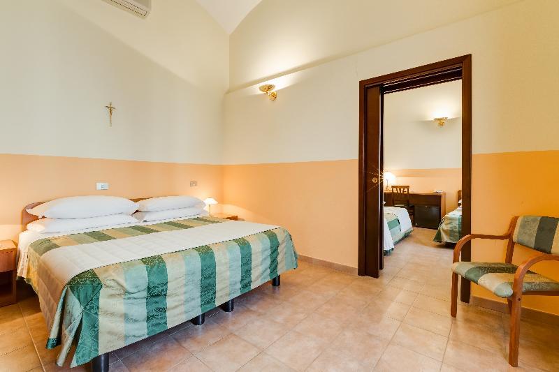 Domus Carmelitana Hotel Roma Ngoại thất bức ảnh