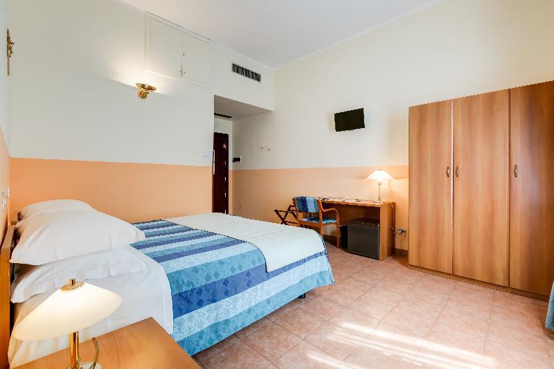 Domus Carmelitana Hotel Roma Ngoại thất bức ảnh