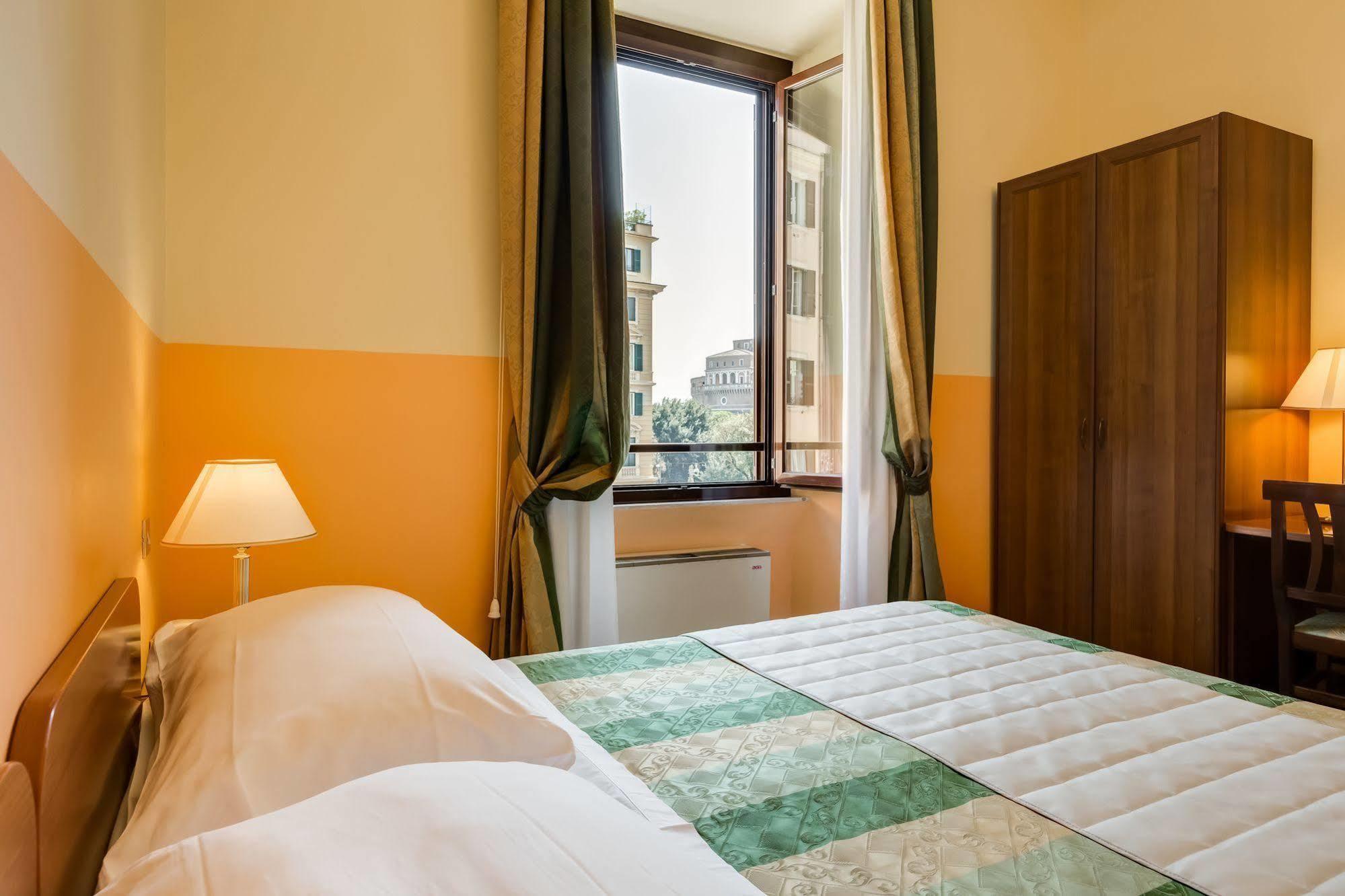 Domus Carmelitana Hotel Roma Ngoại thất bức ảnh
