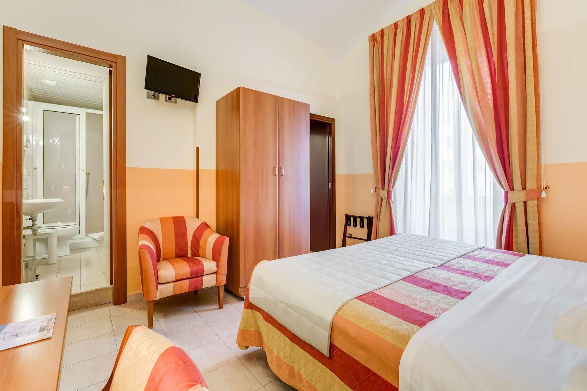 Domus Carmelitana Hotel Roma Ngoại thất bức ảnh